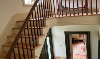 382 S Main St, Alburgh, VT 05440