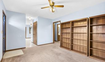 1006 Baretta Ct, Aurora, MO 65605