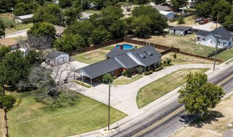 405 N Wickham St, Alvord, TX 76225