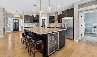 5039 W RED BARN Ct, Appleton, WI 54913