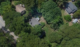 27 Fairway Dr, North Kingstown, RI 02852