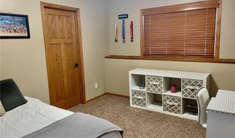 1409 28th St SW, Austin, MN 55912
