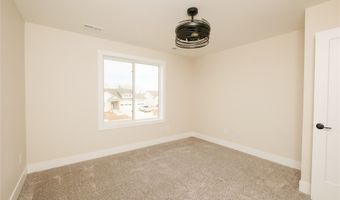 602 E Vista Lake Ave, Polk City, IA 50226