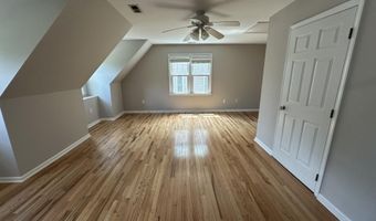 1748 Town Home Dr, Apex, NC 27502