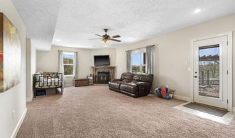 19529 Lawrence 2152, Aurora, MO 65605