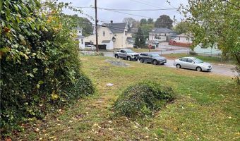 2 Cobble Hill Rd, Lincoln, RI 02865