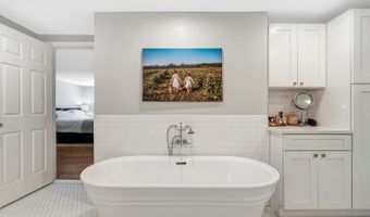 3602 SOUTH Pl #2, Alexandria, VA 22309