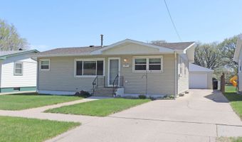 729 S 16th St, Bismarck, ND 58504