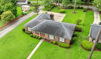 2704 PINE MANOR Ln, Albany, GA 31707