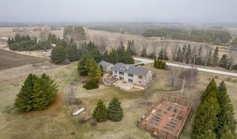 E7009 Jackson Rd, Algoma, WI 54201