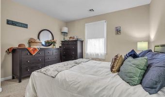 65 Pelican Dr, Bayville, NJ 08721