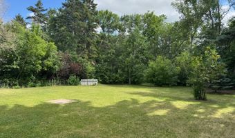 415 10th St W, Bottineau, ND 58318