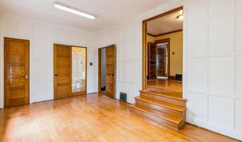 615 Kellogg Ave, Ames, IA 50010