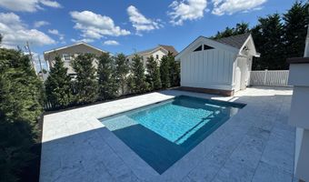 281 7TH St, Avalon, NJ 08202