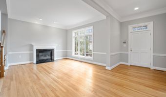 6723 HONESTY Dr, Bethesda, MD 20817