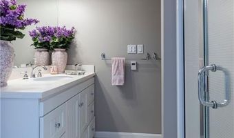 16 Central St, Charlestown, RI 02813