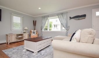 39 Grafton St, Newport, RI 02840