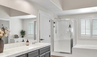 15305 Lookout Rd, Apple Valley, CA 92307