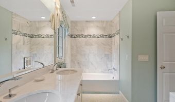 36 Pickman Dr, Bedford, MA 01730