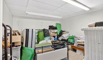 33 W Olive St, Aurora, MO 65605
