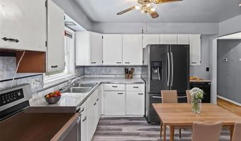 2303 Fairview Dr, Alton, IL 62002