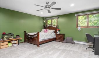 24 Lincoln Dr, North Smithfield, RI 02896