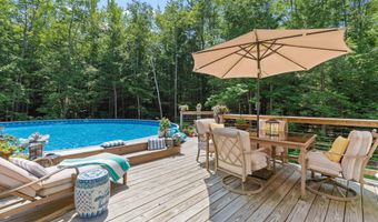 49 Hadlock Rd, Falmouth, ME 04105