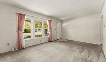 211 S Main St, Argenta, IL 62501