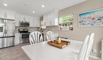 325 SARGO Rd, Atlantic Beach, FL 32233