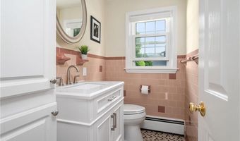 41 Thomas Leighton Blvd, Cumberland, RI 02864