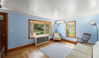 104 Knotty Oak Rd, Coventry, RI 02816