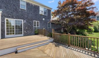 220 Island Dr, Middletown, RI 02842
