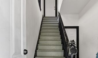 12 W 10TH St, Bayonne, NJ 07002