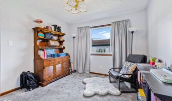 243 Plainview Dr, Avon, IN 46123