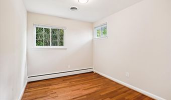 6216 ROCKHURST Rd, Bethesda, MD 20817