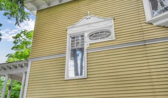 21 Laurel Ave, Auburn, ME 04210