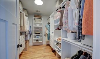 23 Chachapacassett Rd, Barrington, RI 02806