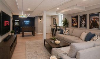 1848 Harley Dr, Ann Arbor, MI 48103