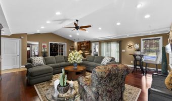 7111 CINDY Ln, Annandale, VA 22003