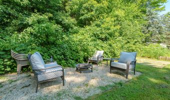 1264 M-40 St S, Allegan, MI 49010