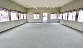 12805 S Shore Dr, Aberdeen, SD 57401