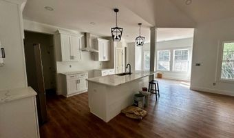 470 Somerset Dr, Appomattox, VA 24522