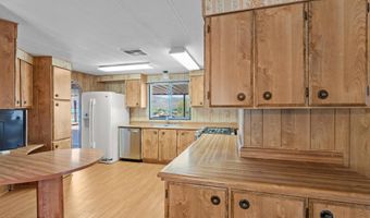 34820 S Desert Cv, Black Canyon City, AZ 85324