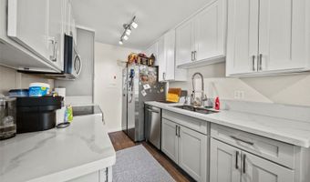 429 Mananai Pl 39U, Honolulu, HI 96818