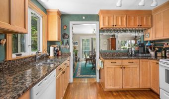 4323 Main St, Barnstable, MA 02630