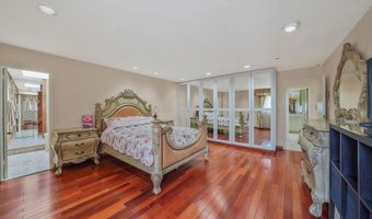 140 Dogwood Rd, Albertson, NY 11576