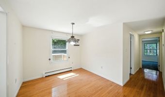 30 Lakeshore Dr, Alloway, NJ 07422