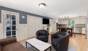 1 Gladridge Dr, East Greenwich, RI 02818