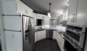 1381 Secretariat Ln, Indianapolis, IN 46217