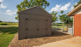 1904 Mayflower Rd, Bentonville, AR 72713